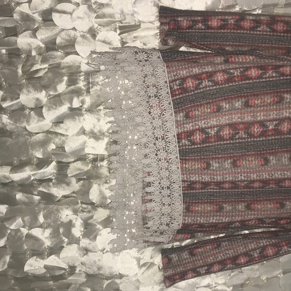 Top - Picture 2 of 3